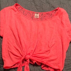 crop top t-shirt